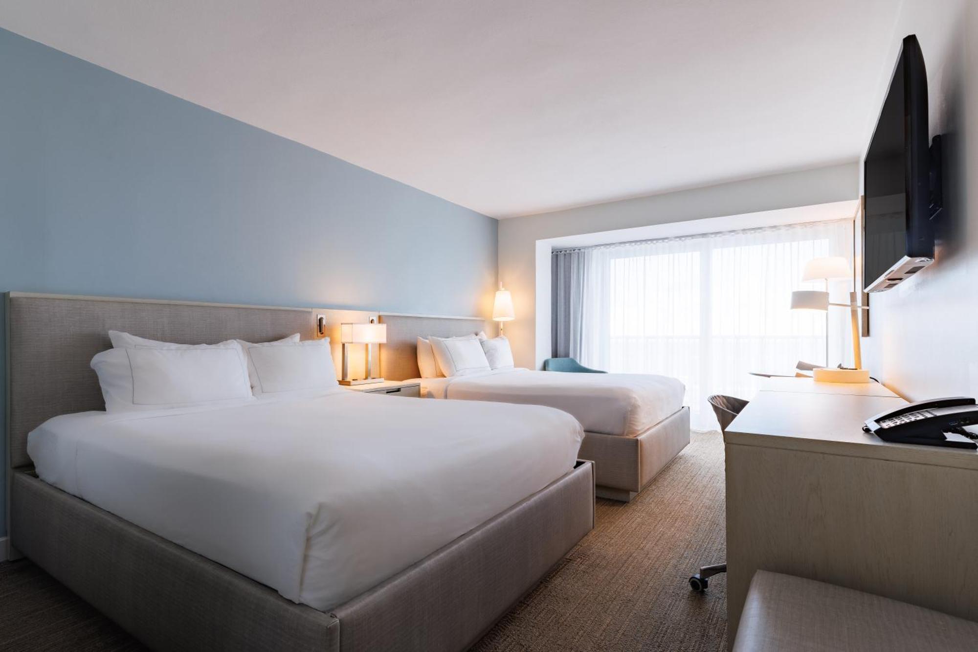 Queen Room Two Queen Beds Blue Tower